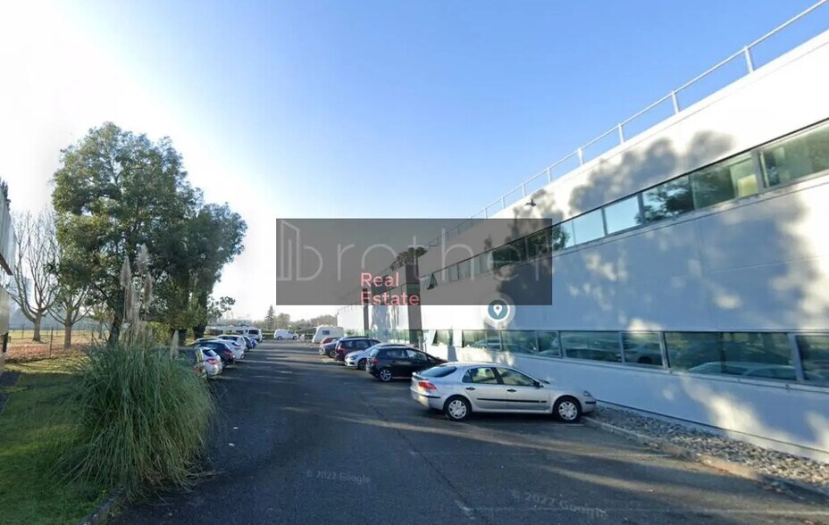 Office in Pessac for lease - Building Photo - Image 3 of 5