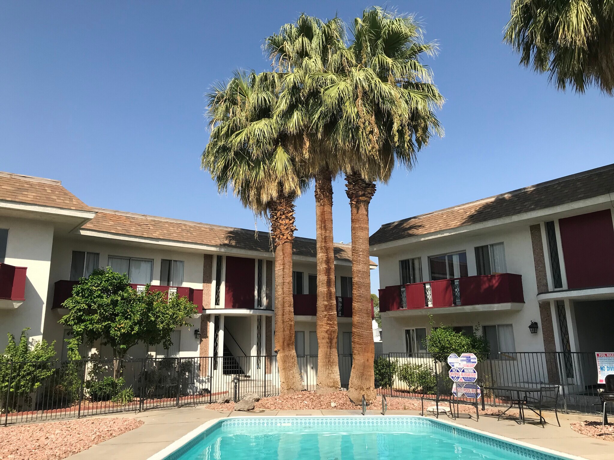 550 Elm Dr, Las Vegas, NV 89169 Windsor Apts PRICE REDUCED 100