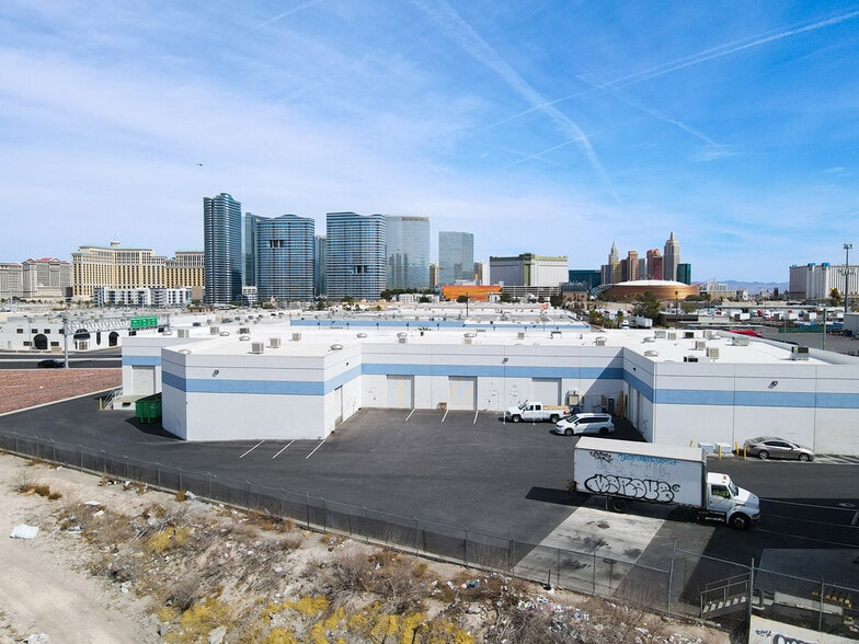 4699 S Valley View Blvd, Las Vegas, NV for lease - Building Photo - Image 2 of 13