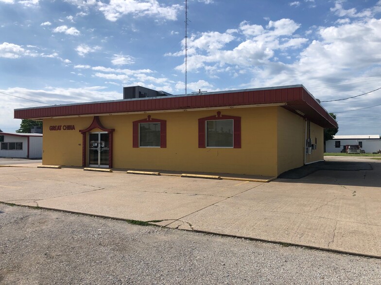 2001 W Main St, Independence, KS for sale - Primary Photo - Image 1 of 5