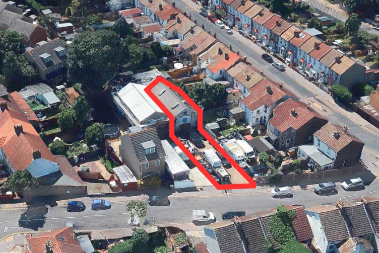 8 Bert Rd, Thornton Heath for sale - Primary Photo - Image 1 of 1