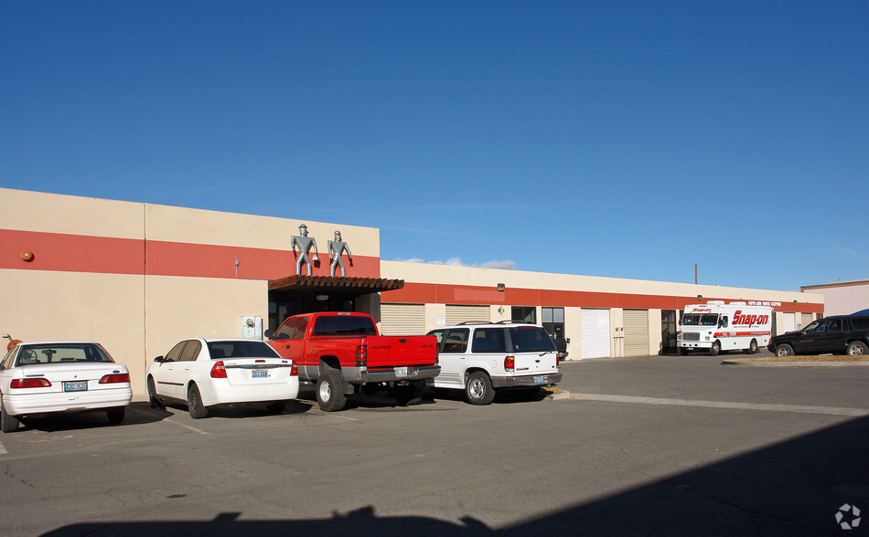 1233-1267 Gator Way, Sparks, NV for lease - Building Photo - Image 2 of 2