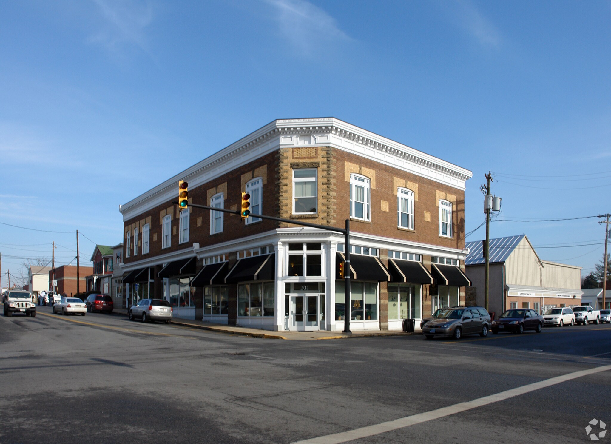 201 N George St, Charles Town, WV for sale Primary Photo- Image 1 of 1