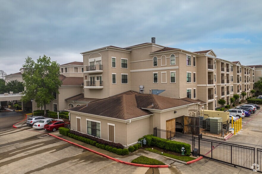 8215 Cypresswood Dr, Spring, TX for sale - Primary Photo - Image 1 of 1