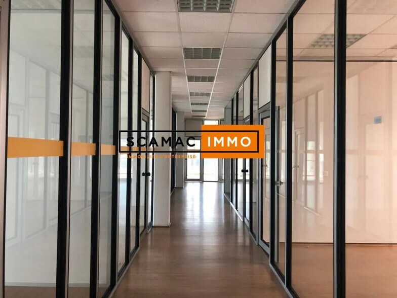 Office in Bezons for lease - Interior Photo - Image 3 of 5