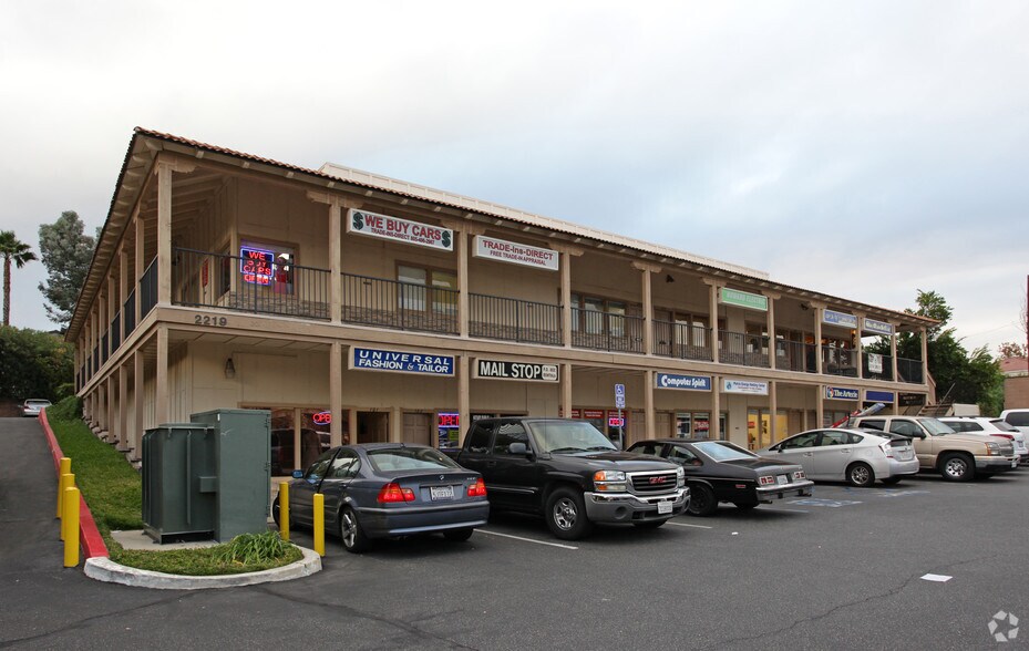 2219 Thousand Oaks Blvd, Thousand Oaks, CA, 91362 Storefront Retail