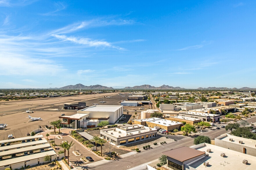 7807 E Greenway Rd, Scottsdale, AZ for sale - Building Photo - Image 2 of 11