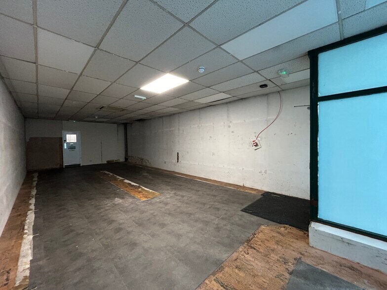 2-6 Fore St, Chard for lease - Building Photo - Image 3 of 9