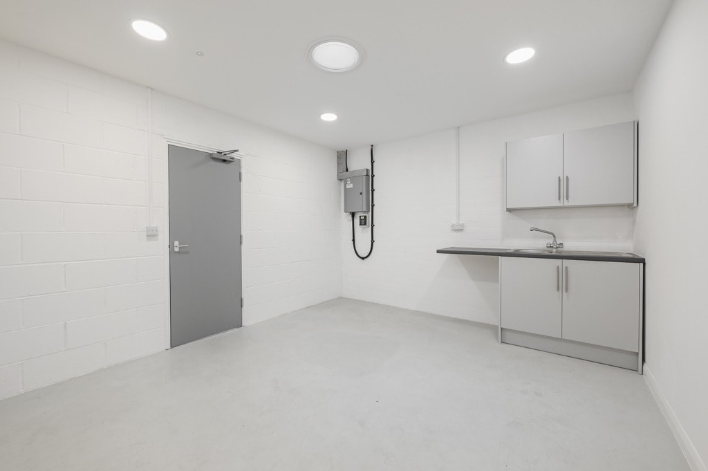 1 Carlton Rd, Ashford for lease Interior Photo- Image 1 of 16