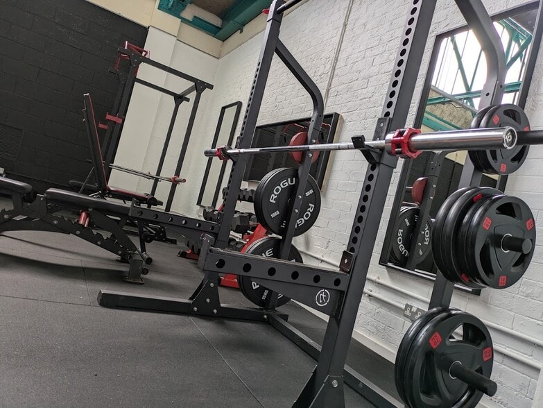 Victoria St, Oldham for lease - Building Photo - Image 3 of 25