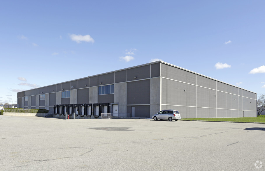 17550 Rte Transcanadienne, Montréal, QC for lease - Building Photo - Image 3 of 3