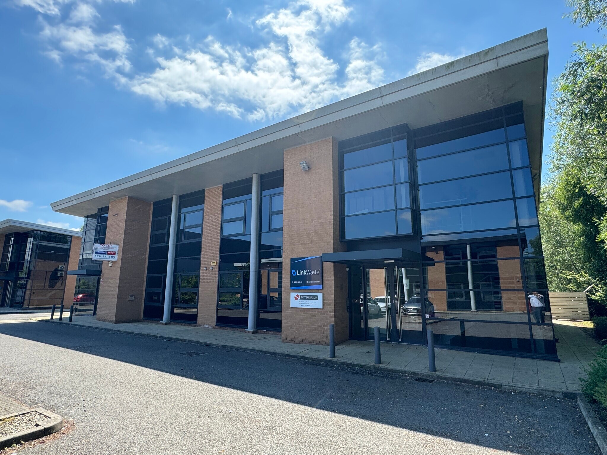 De Havilland Dr, Liverpool for lease Building Photo- Image 1 of 6