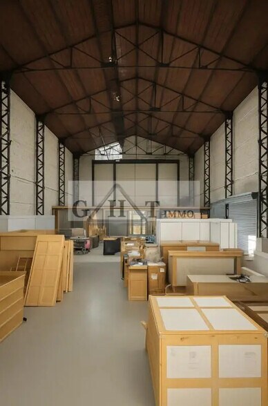 Industrial in Ivry-sur-Seine for sale - Interior Photo - Image 1 of 7