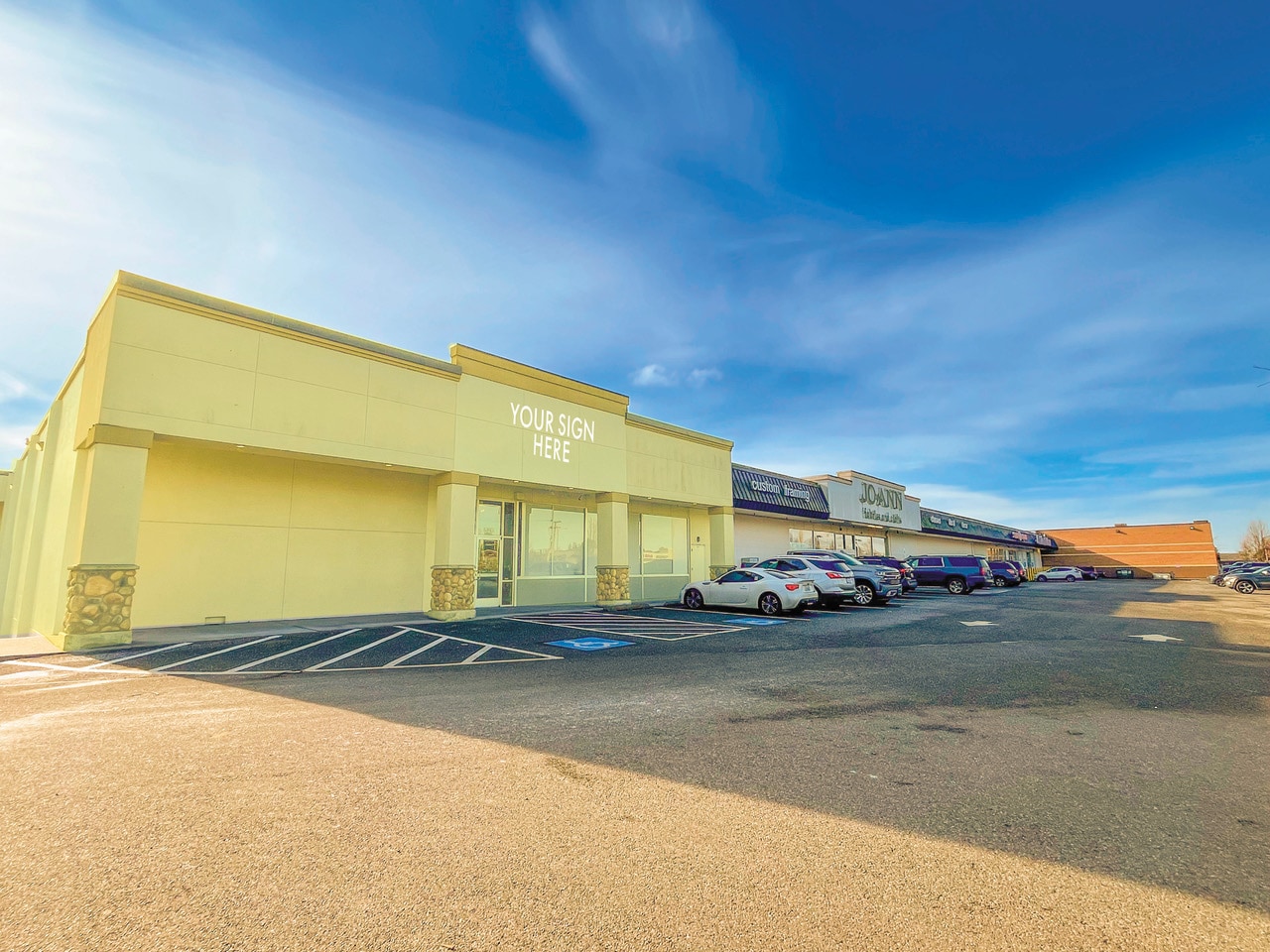 410-526 E College Way, Mount Vernon, WA for lease Building Photo- Image 1 of 4