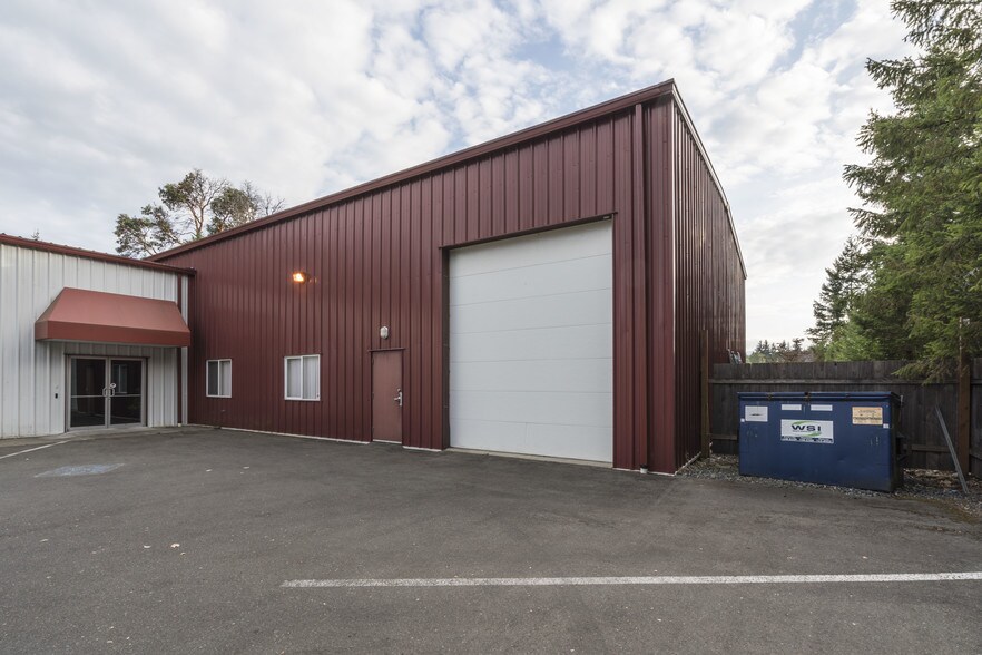 1150 Industrial Way, Parksville, BC for sale - Building Photo - Image 3 of 5