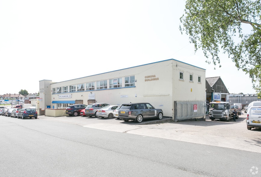 Wood Rd, Kingswood for lease - Building Photo - Image 3 of 5