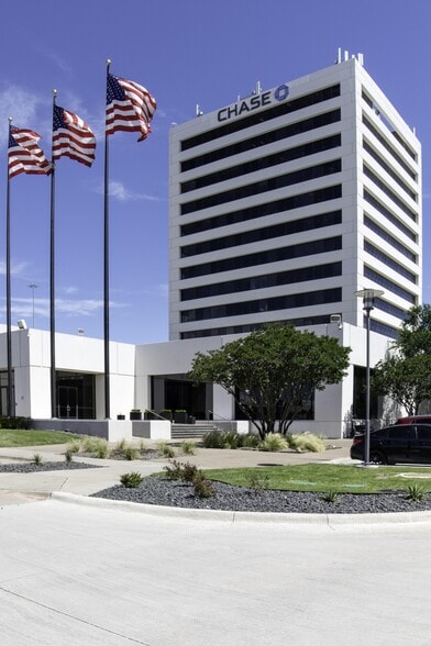 100 N Central Expy, Richardson, TX for lease - Building Photo - Image 1 of 20