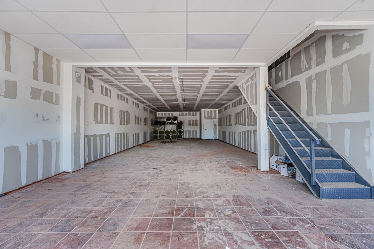 956 Richmond Ave, Staten Island, NY for sale Interior Photo- Image 1 of 7