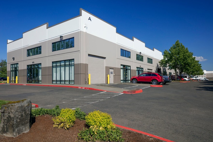 1020-1080 NW Corporate Dr, Troutdale, OR for lease - Building Photo - Image 1 of 27