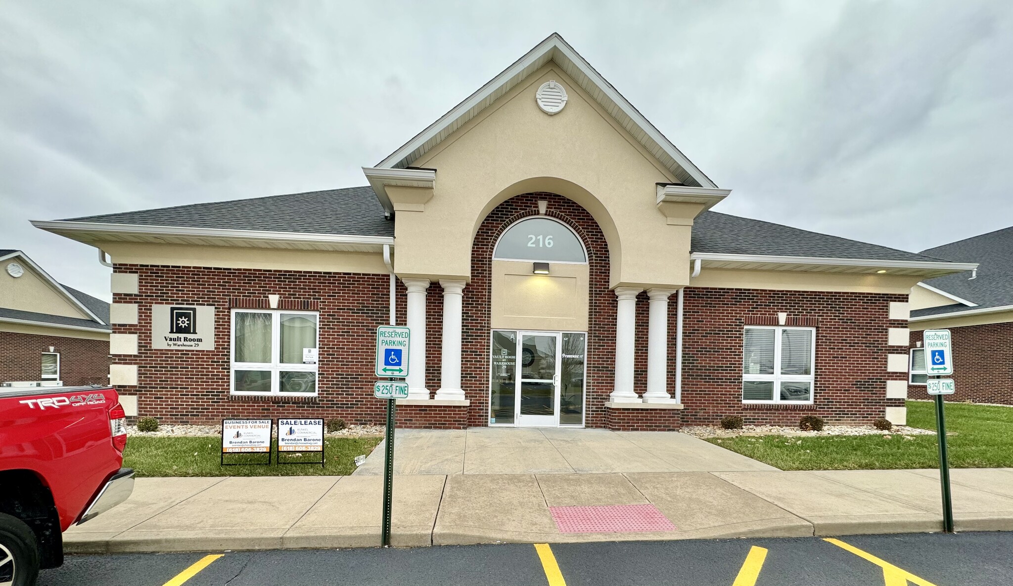 216 Evergreen Dr, Glen Carbon, IL for lease Building Photo- Image 1 of 13