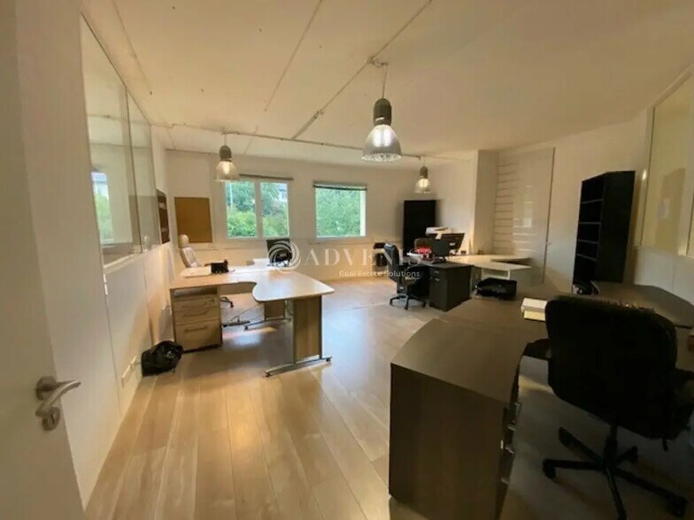 Office in Villennes-sur-Seine for lease - Building Photo - Image 1 of 12
