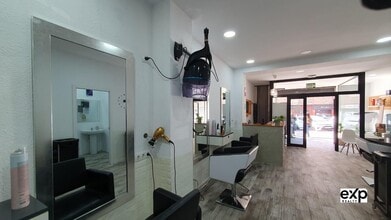 Retail in Paterna, Valencia for lease Interior Photo- Image 2 of 7