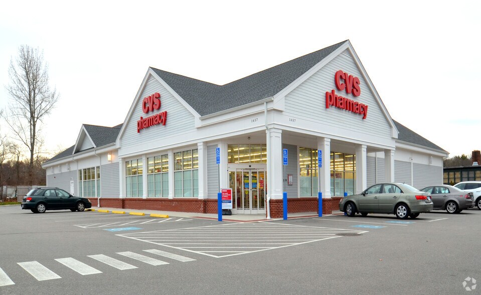 1657 Route 12, Gales Ferry, CT for sale - Primary Photo - Image 1 of 1