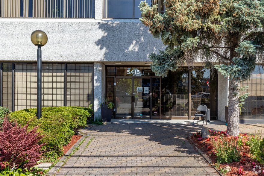 5415 Rue Paré, Mt Royal, QC for lease - Building Photo - Image 3 of 3