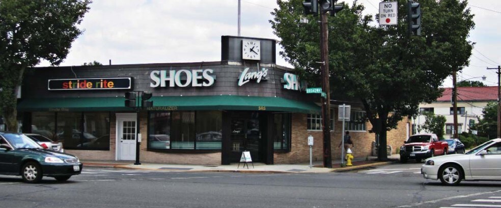 203-205 Broadway, Amityville, NY for sale - Primary Photo - Image 1 of 1