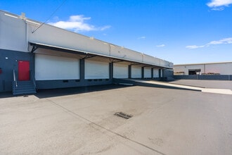 5530 NW 32nd Ct, Miami, FL for lease Building Photo- Image 2 of 15