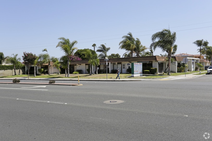 9092 Talbert Ave, Fountain Valley, CA for lease - Building Photo - Image 2 of 8