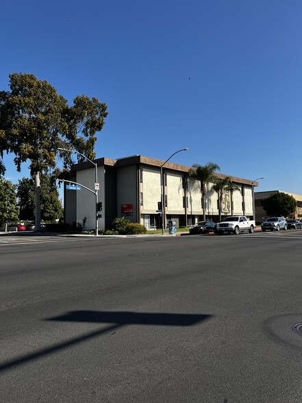 8301 Florence Ave, Downey, CA for lease - Building Photo - Image 3 of 18