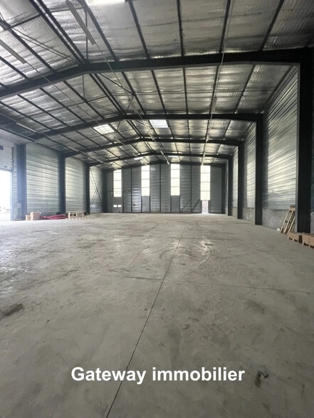 Industrial in Montluçon for lease - Building Photo - Image 3 of 4