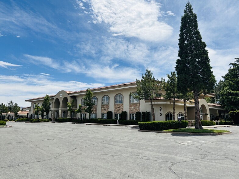 645 Sierra Rose Dr, Reno, NV for sale - Building Photo - Image 1 of 1
