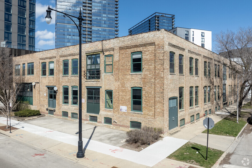 848 W Eastman St, Chicago, IL for lease - Building Photo - Image 1 of 11