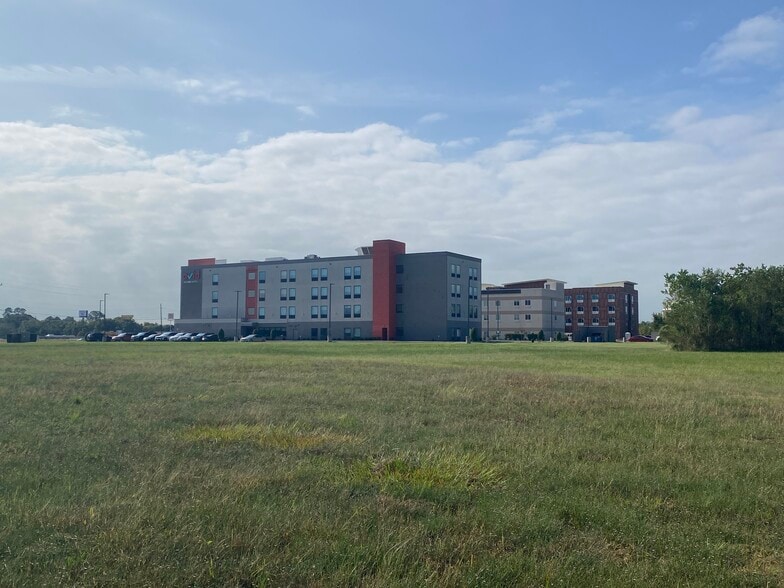 19.376 Acres off Walden @ IH 10, Beaumont, TX for sale - Building Photo - Image 2 of 8