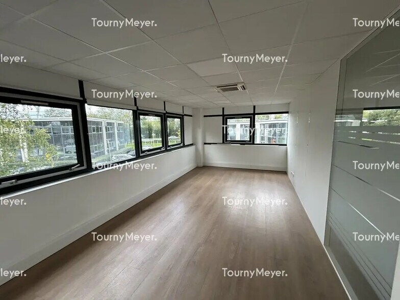 Office in Nantes for lease - Interior Photo - Image 3 of 8