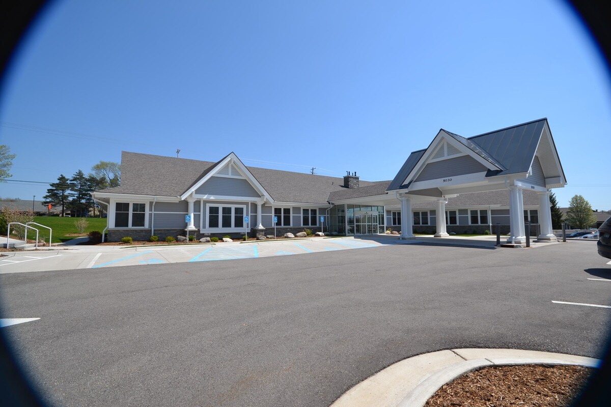 5030 Cascade Rd SE, Grand Rapids, MI 49546