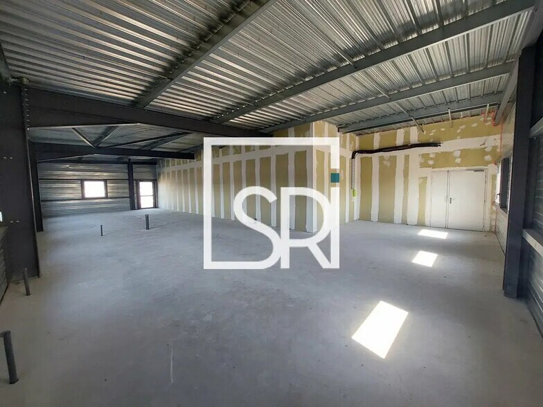 Office in Pont-du-Château for lease - Interior Photo - Image 3 of 22