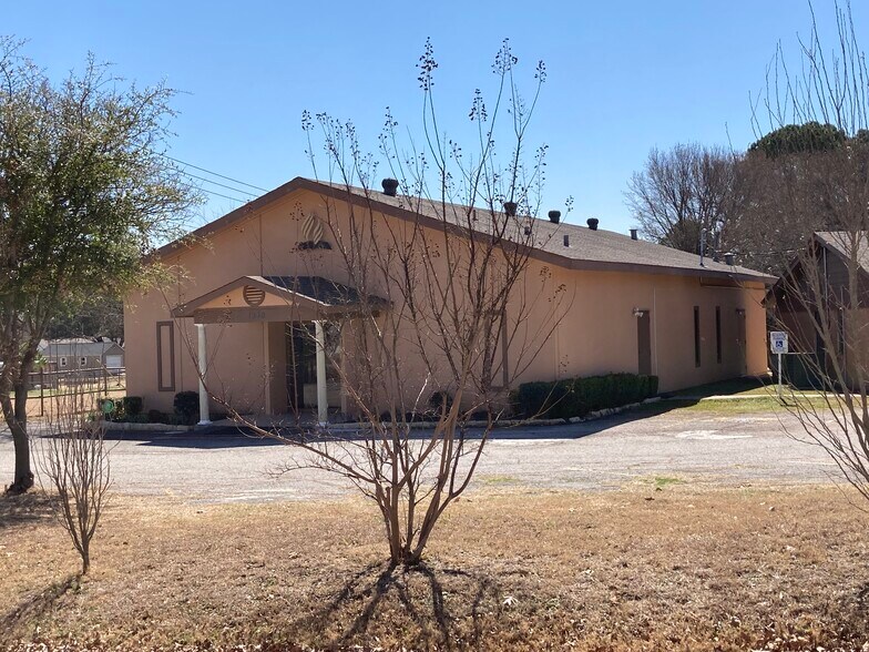 3930 Carol Ln, Arlington, TX for sale - Primary Photo - Image 1 of 1