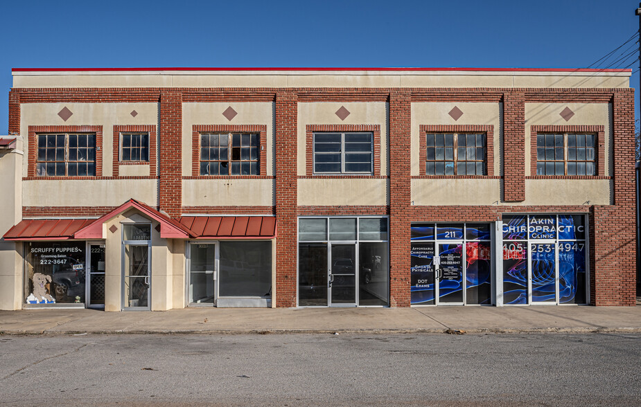 209 S 5th St, Chickasha, OK for lease - Building Photo - Image 2 of 23