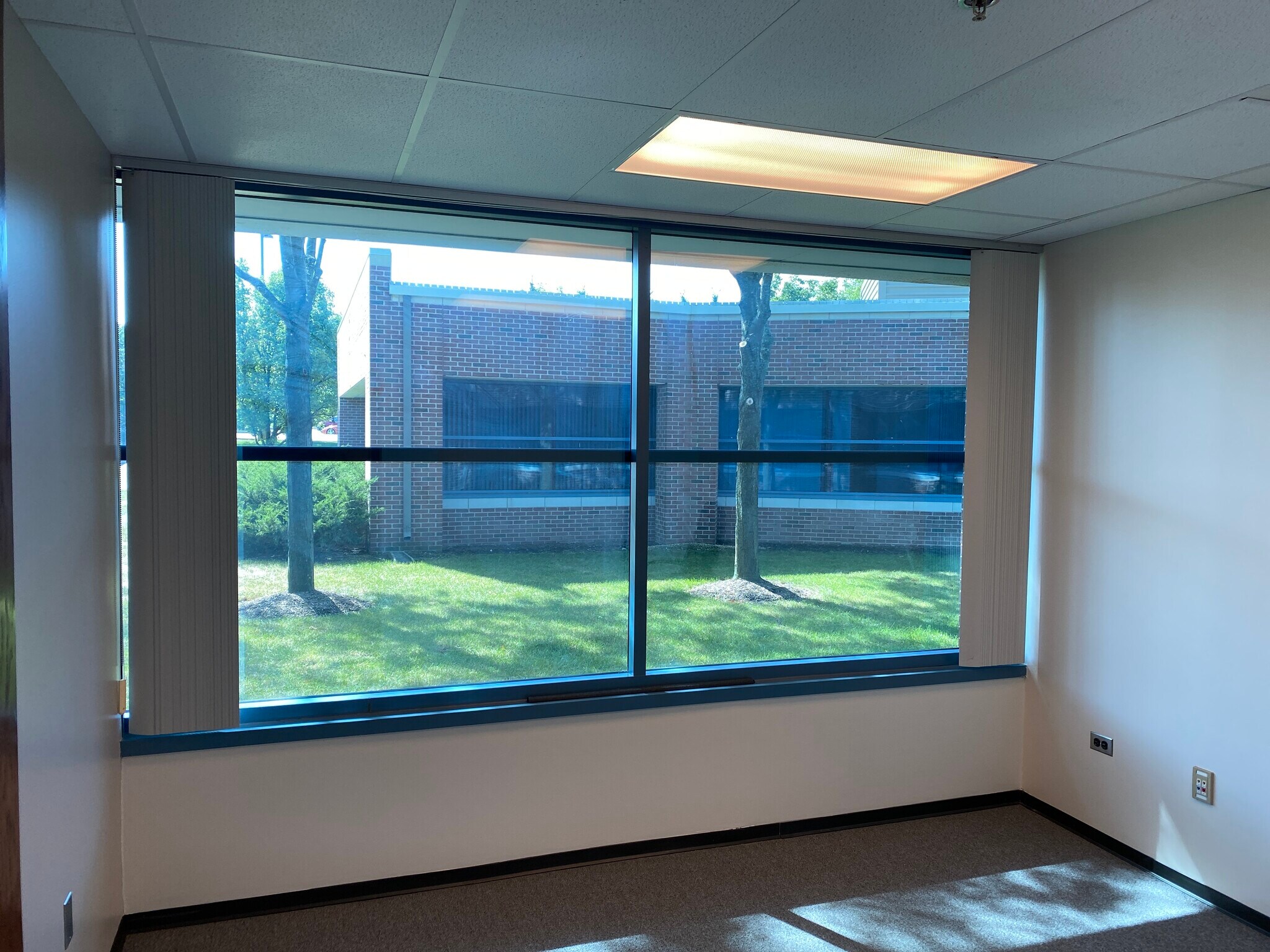 27475 Ferry Rd, Warrenville, IL 60555 AmeriCenter of Naperville