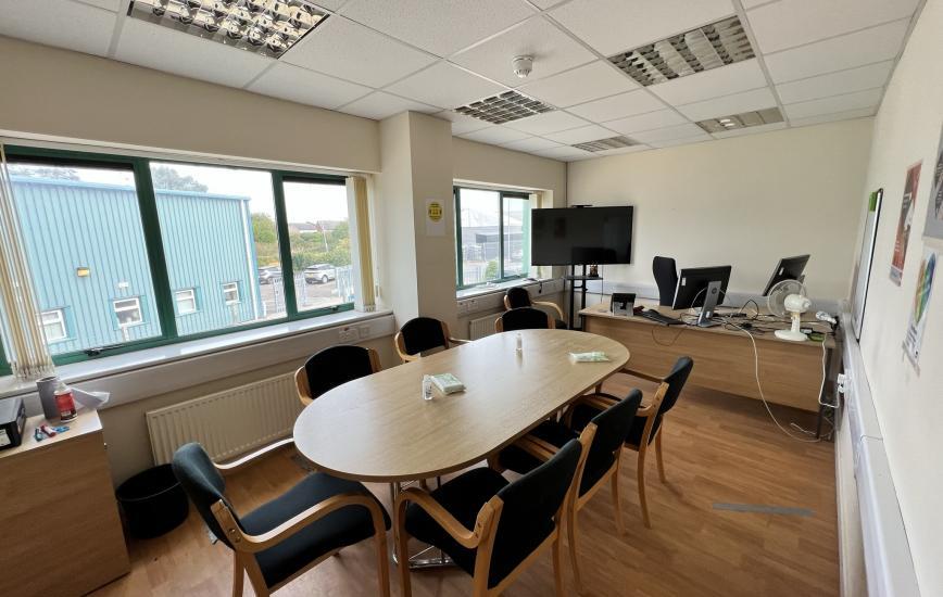 51 Maurice Gaymer Rd, Attleborough for sale - Interior Photo - Image 3 of 4