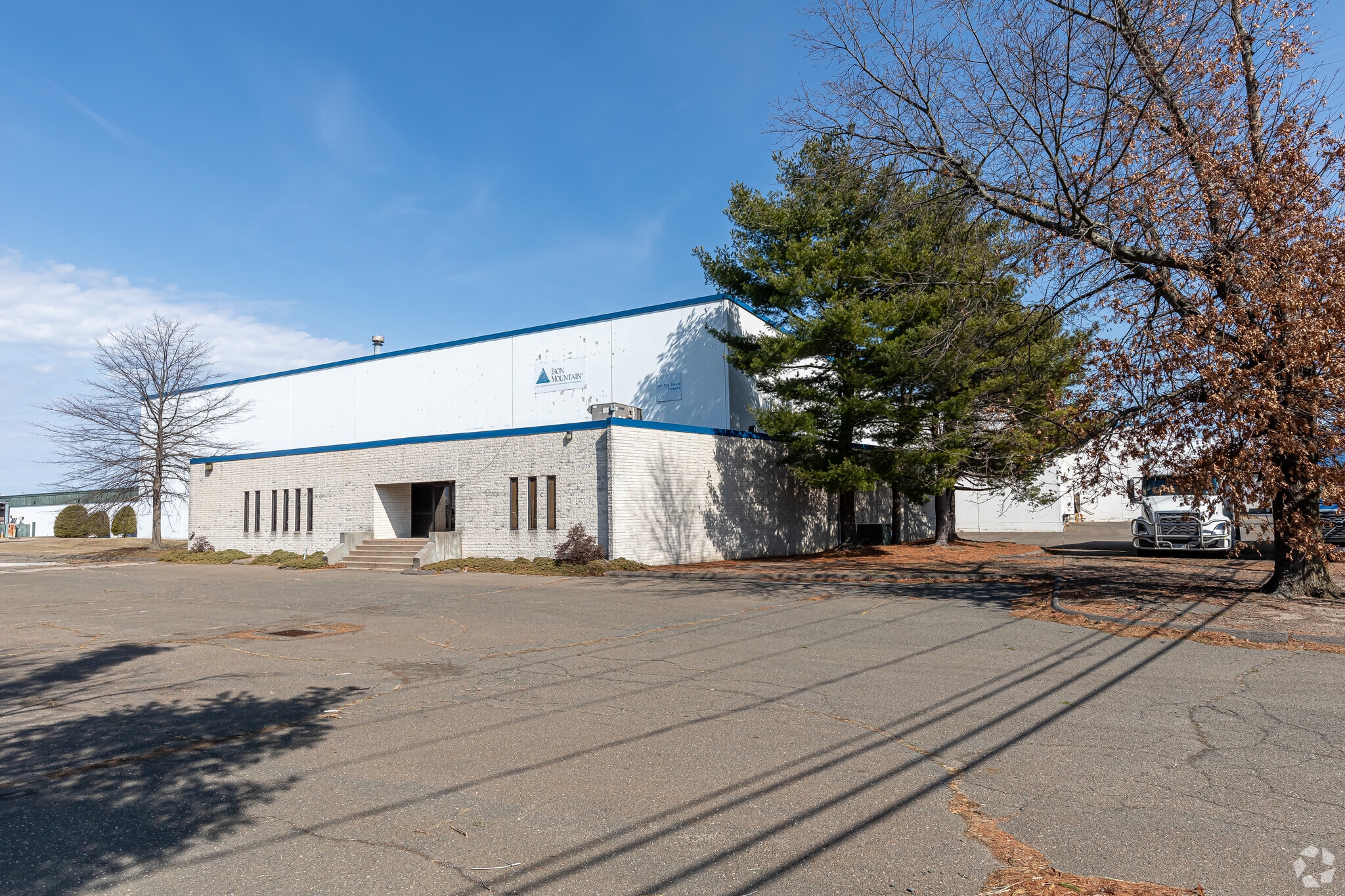 293 Ella Grasso Tpke, Windsor Locks, CT for lease Primary Photo- Image 1 of 3