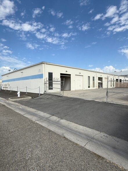 1715-1753 E Borchard Ave, Santa Ana, CA for lease - Building Photo - Image 3 of 7