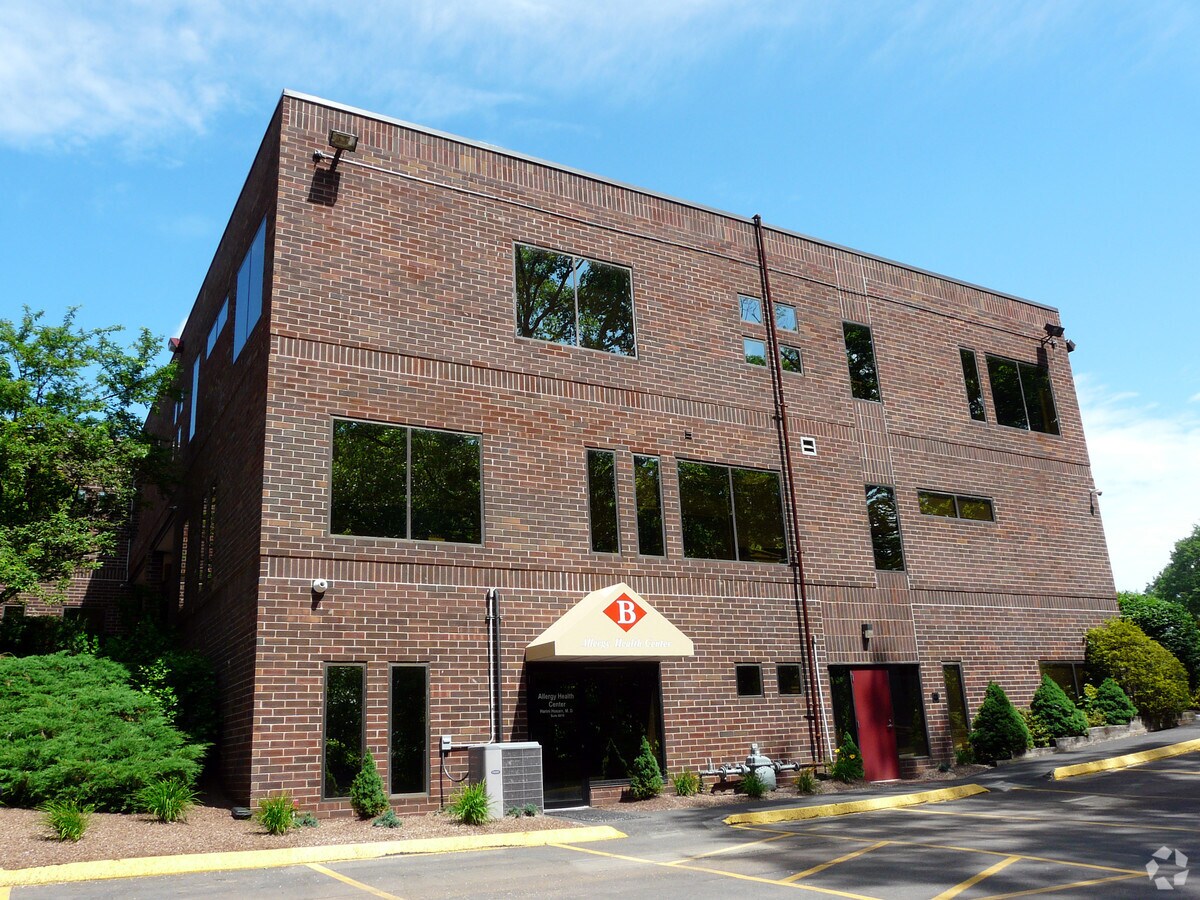 701 Cottage Grove Rd, Bloomfield, CT 06002