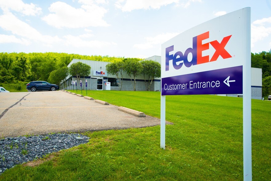 401 Paintersville Rd, Hunker, PA 15639 Fedex