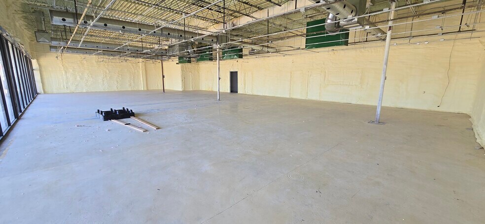 1332 SW 59th St, Oklahoma City, OK for lease - Building Photo - Image 3 of 38