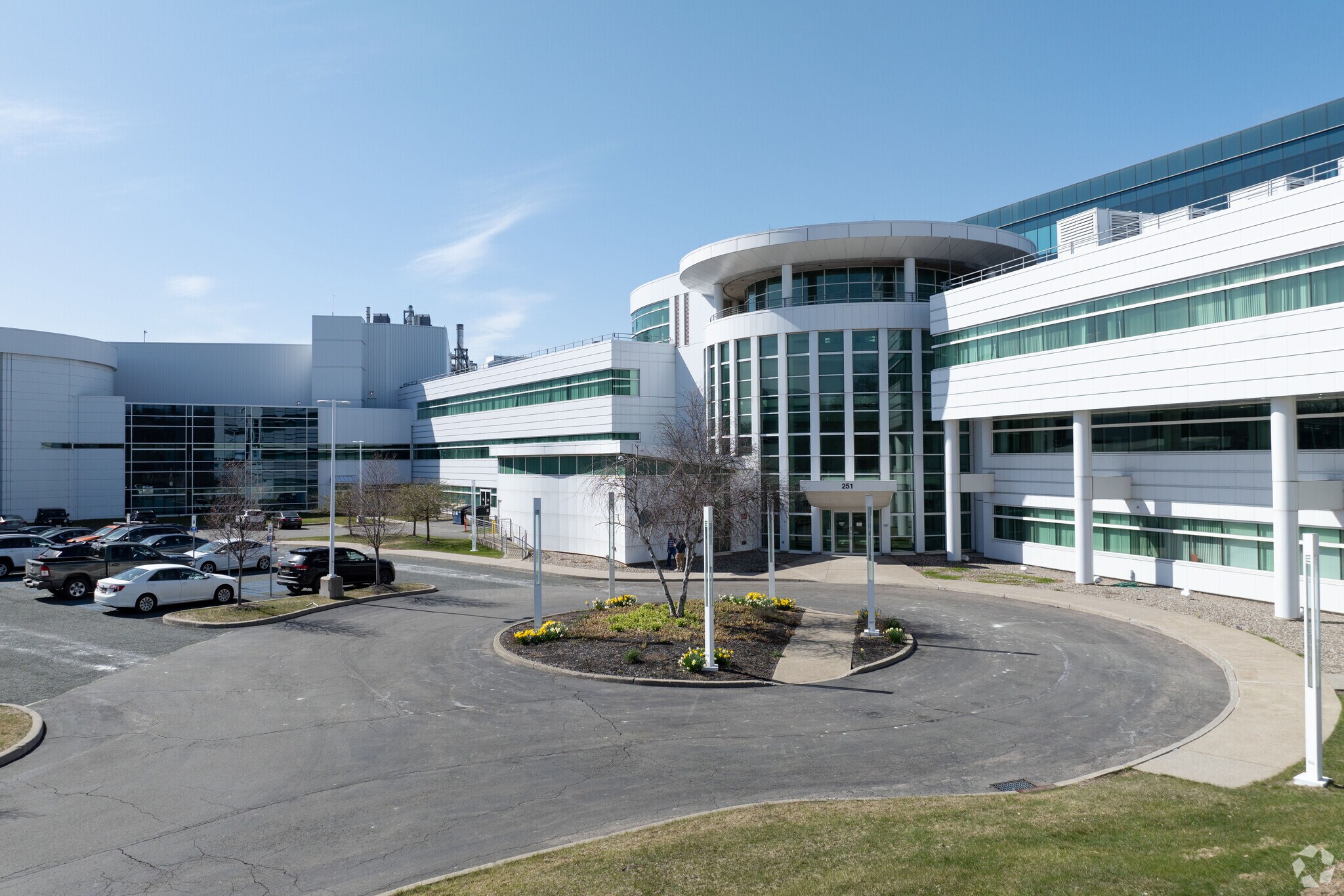 201-257 Fuller Rd, Albany, NY for sale Primary Photo- Image 1 of 1