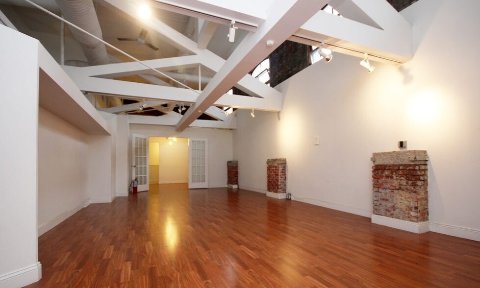 2029 38th St, Astoria, NY for sale - Building Photo - Image 1 of 1